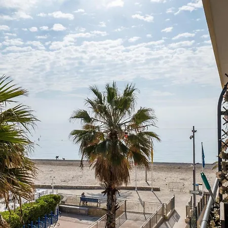 With Balcony With Direct Access To The 公寓